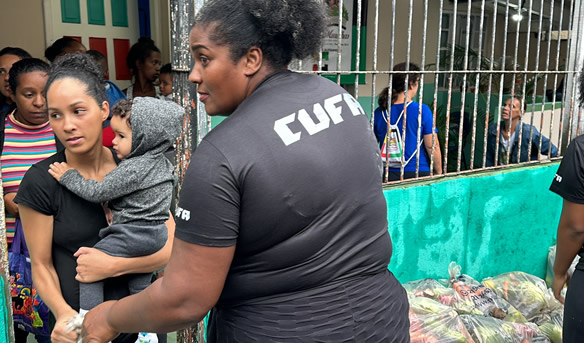 A Central Única das Favelas (CUFA), entrega doações para as vítimas das chuvas em Petrópolis